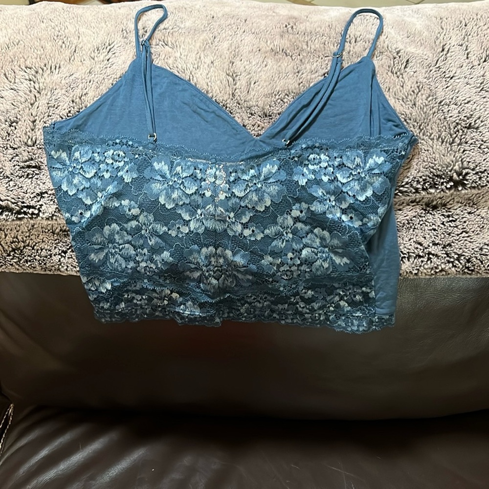 VS MEDIUM top